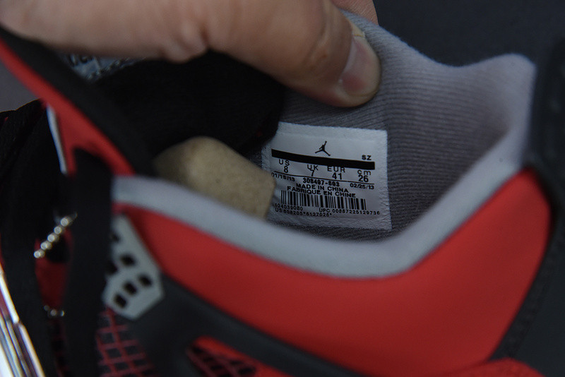 AIR JORDAN 4 RETRO
