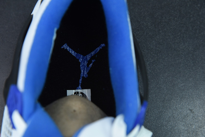 AIR JORDAN 4 RETRO 