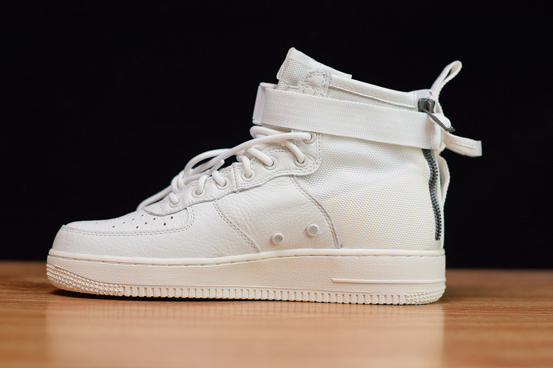 NIKE AIR FORCE 1 MID "TRIPLE IVORY" AA6655-100