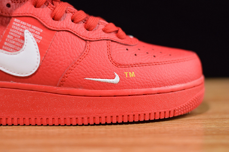 NIKE AIR FORCE 1 MID