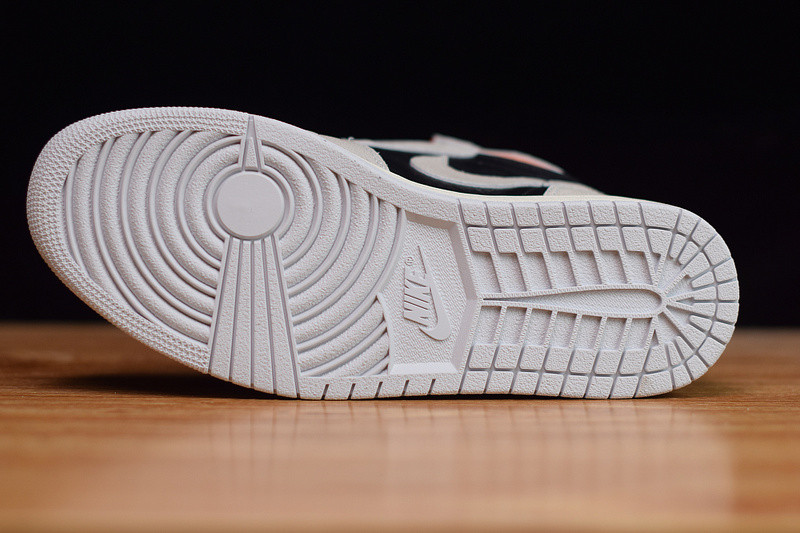 AIR JORDAN 1 RETRO HIGH OG “NEUTRAL GREY” 555088-018