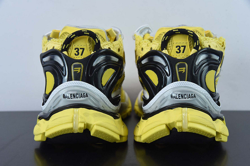 Ba*len*cia*ga runner sneaker