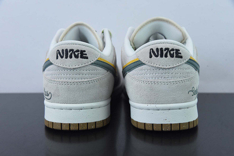 Nike SB Dunk Low "85"