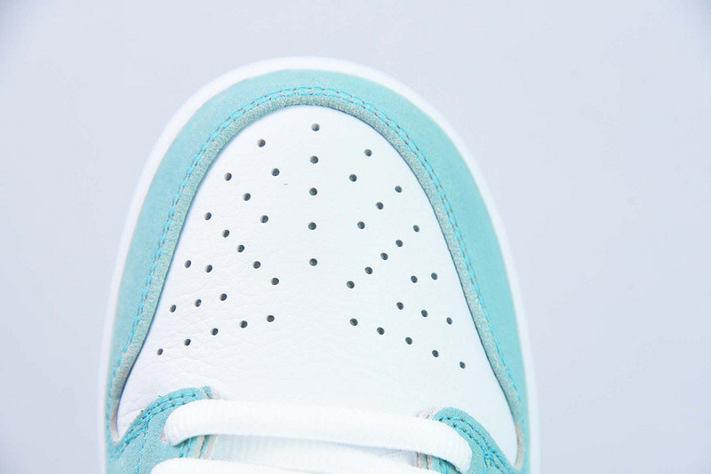 Nike SB Dunk Low FD2562-400