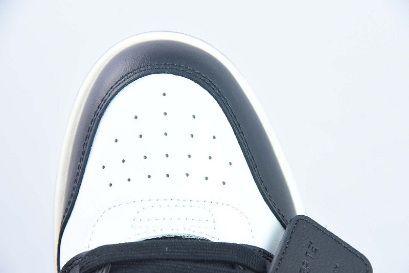 OF™ C/O VIRGIL ABLOH OUT OF OFFICE LOW-TOP LEATHER SNEAKERS ‘OOO“