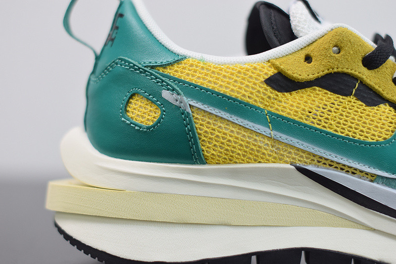 NIKE SACAI NIKE PEGASUS VAPORFLY SP BV0073-103