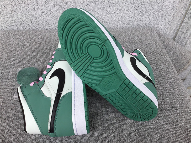 WMNS AIR JORDAN 1 MID SE