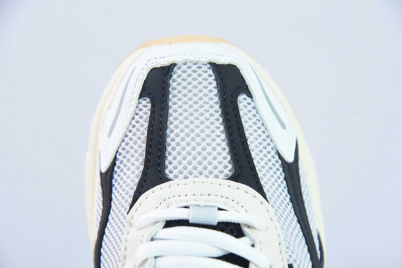 Nike Air Zoom Vomero 5