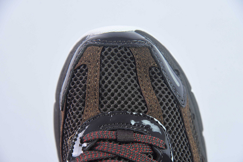 Nike Air Zoom Vomero 5