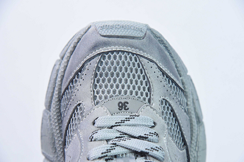 BC XL Sneakers