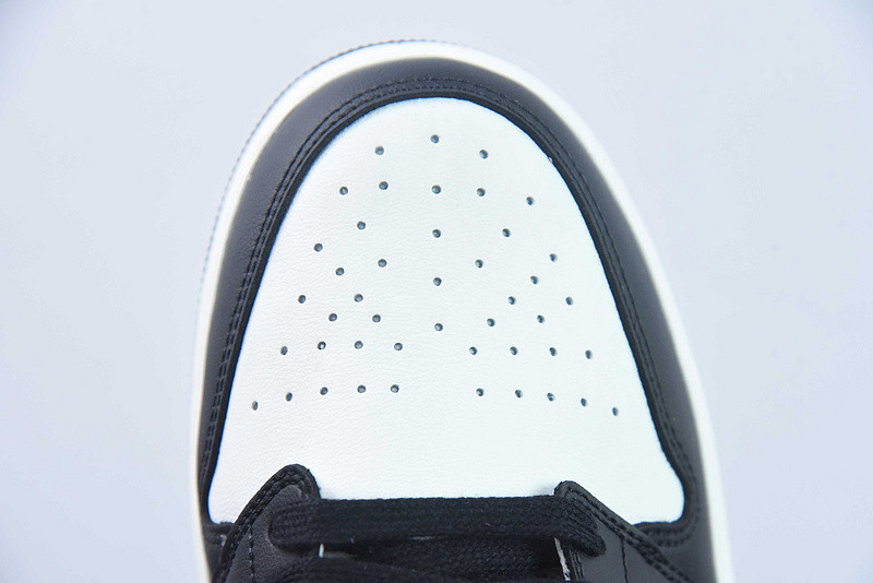 Air Jordan 1 Low OG “Mocha” CZ0790-102