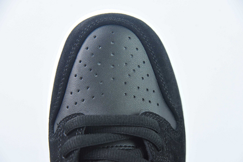 Nike SB Dunk Low Pro Takashi 304292-072