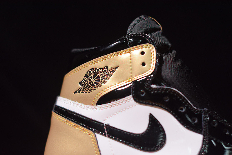 AIR JORDAN 1 RETRO HIGH OG NRG GOLD TOP 3 861428-001
