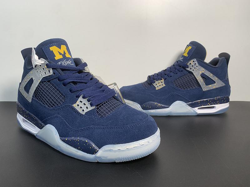 AIR JORDAN 4 RETRO 