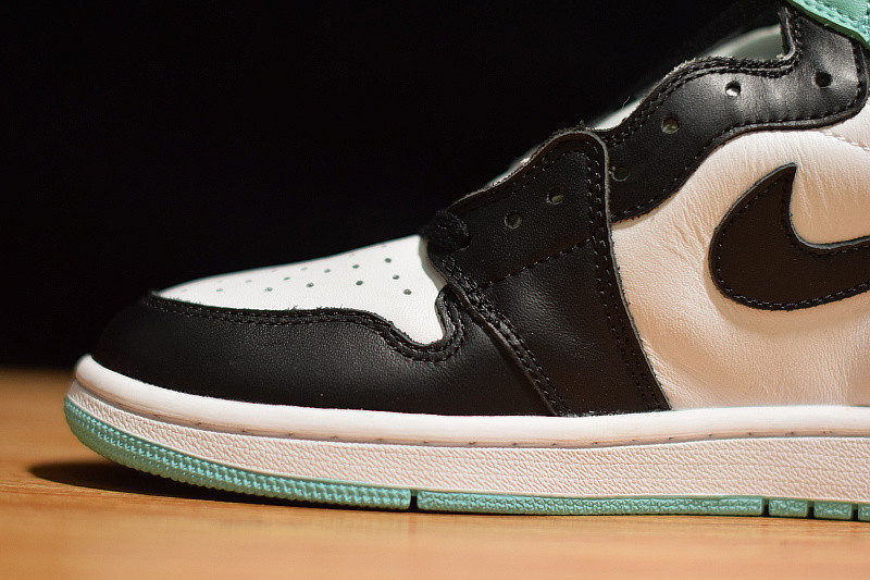 AIR JORDAN 1 RETRO HIGH OG NRG "IGLOO" 8614285-100