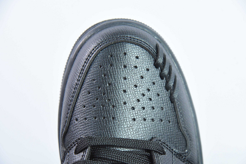 AIR JORDAN 1 LOW METHOD OF MAKE “BLACK/METALLIC GOLD” FN5032-007