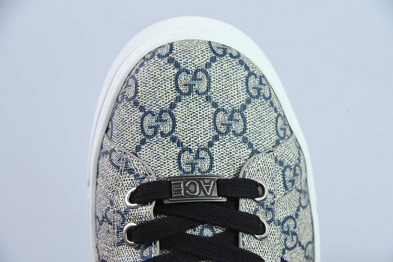 G*u*i sneaker