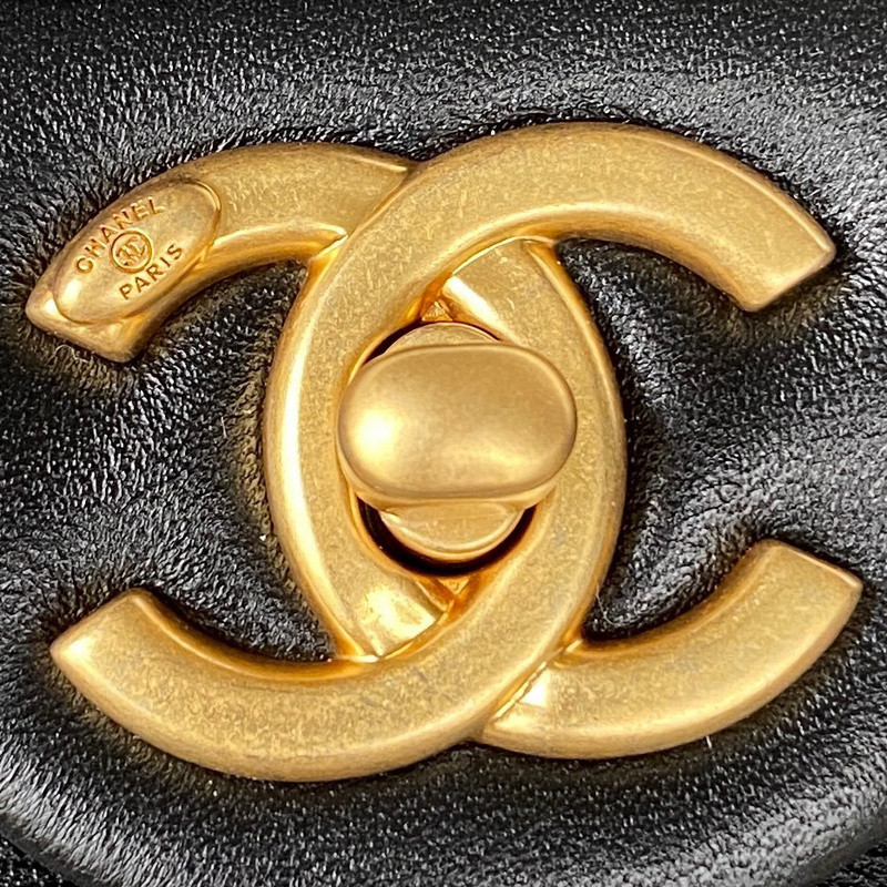 Ch*el purse