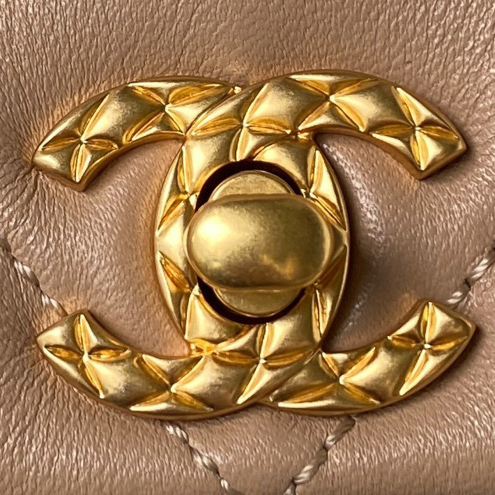 Ch*el purse