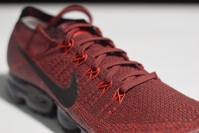 NIKE AIR VAPORMAX