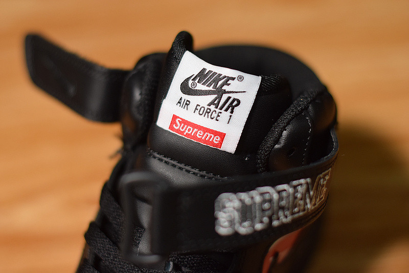 NIKE AIR FORCE 1 MID