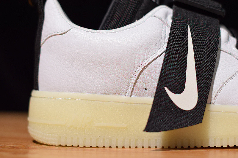 NIKE AIR FORCE 1 UTILITY QS AV6247-100
