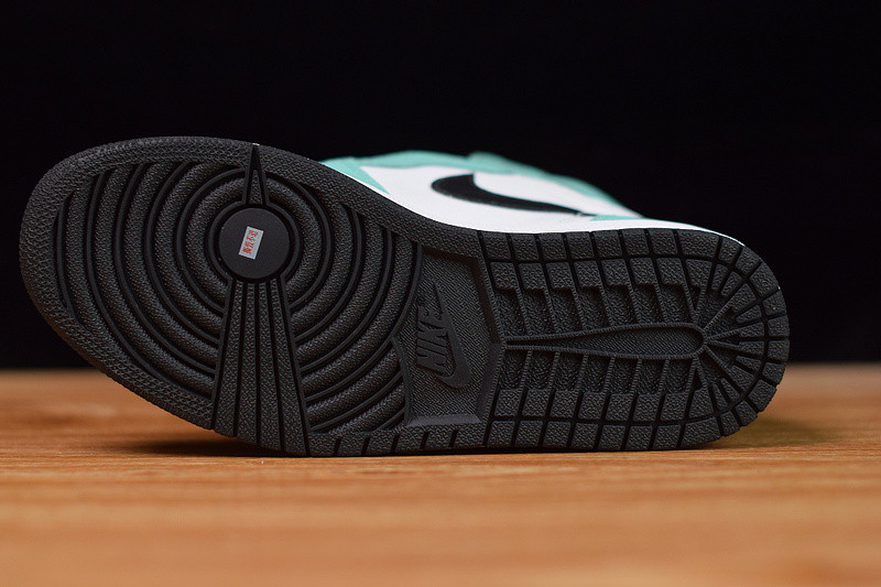 AIR JORDAN 1 RETRO HIGH OG 555441-889