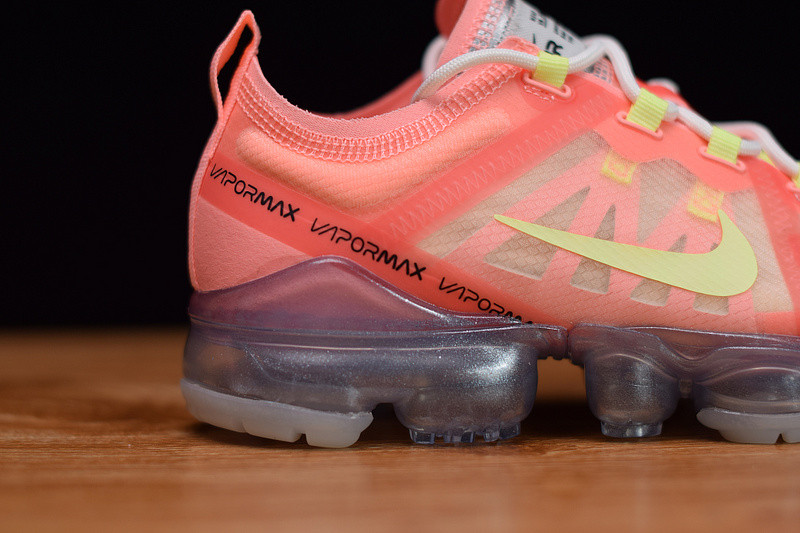 AIR VAPORMAX 2019 ARRIVES IN “PINK TINT” AR6632-602