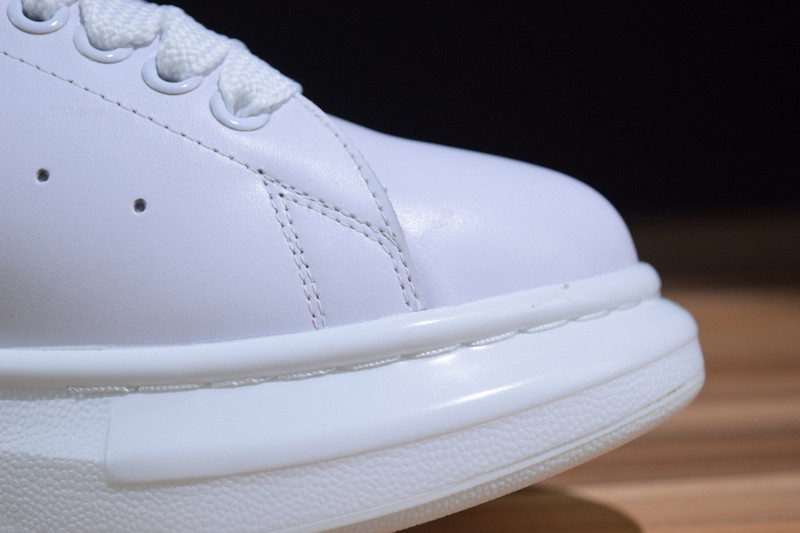 AlexER McEEN &LV SOLE SNEAKERS 3057
