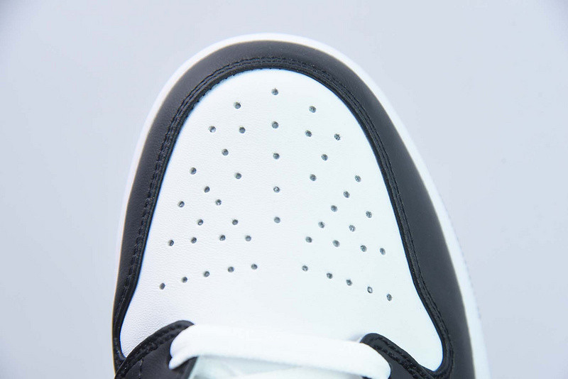 Air Jordan 1 Low "Flaming Swh" FJ7222-101