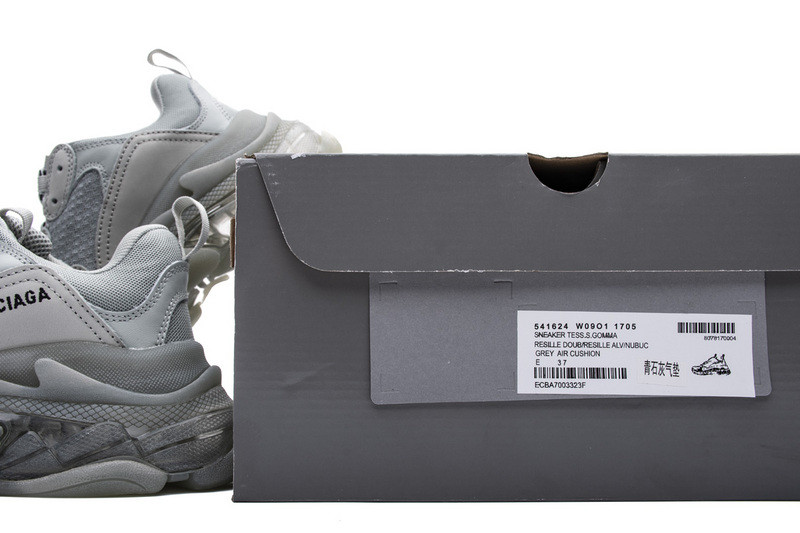 BC TRIPLE S TRAINER  541624 W09O1 1705