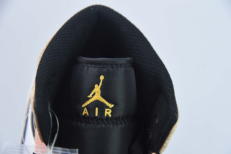 Air Jordan 1 Mid Flight Club DX4332-800