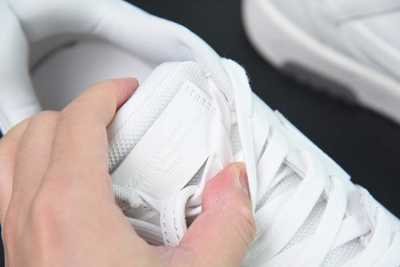 OF™ C/O VIRGIL ABLOH OUT OF OFFICE LOW-TOP LEATHER SNEAKERS ‘OOO“