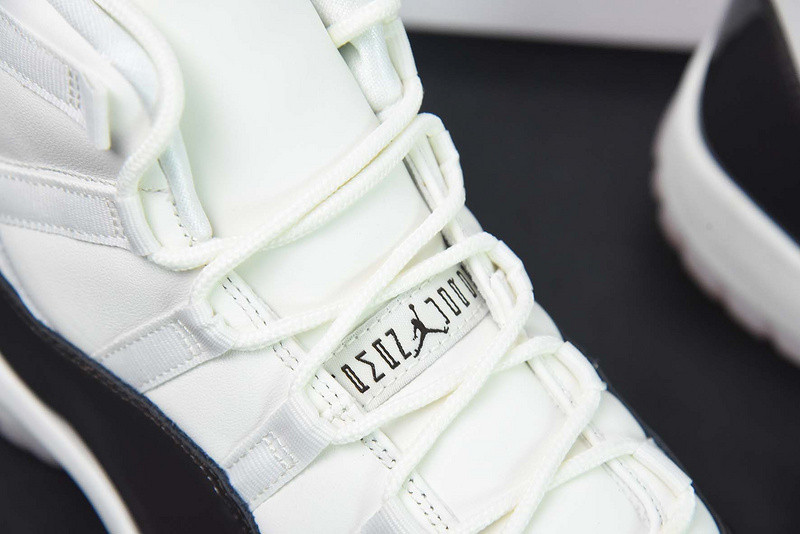 Air Jordan 11 WMNS "Neapolitan" AR0715-101