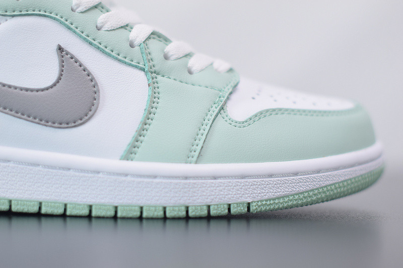 AIR JORDAN 1 LOW OG COLORWAYS CZ0790-100