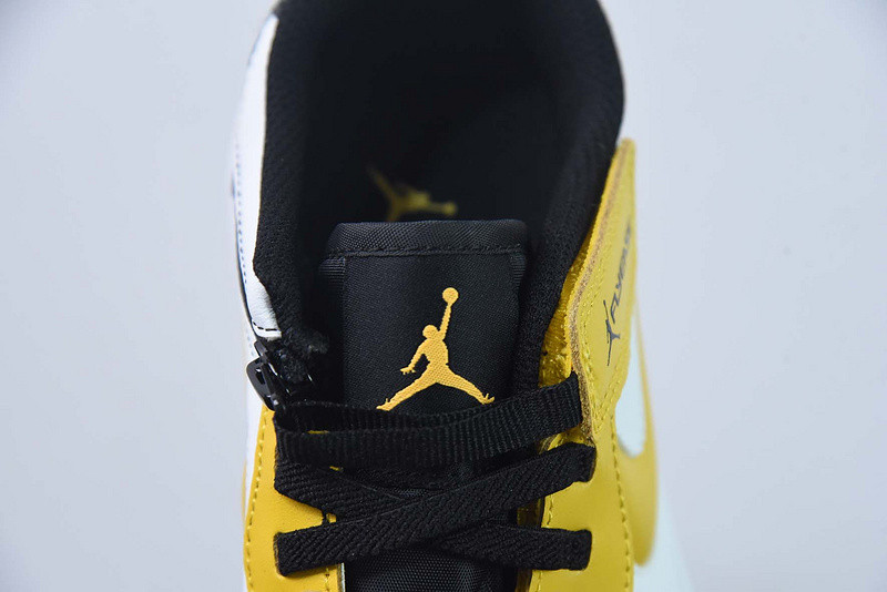 Air Jordan 1 Low Flyease "University Gold" DM1206-107