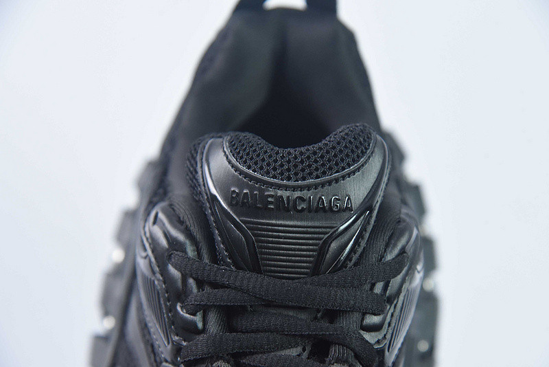 BC DEFENDER RUBBER PLATFORM SNEAKERS