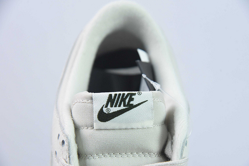 Nike Dunk Low PRM "Light Orewood Brown" DZ2538-100