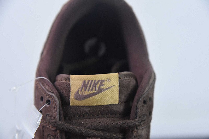 AUPRM x Nike SB Dunk Low FC1688-120