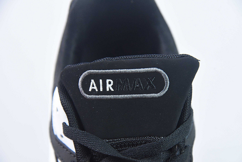 Nike Air Max IVO
