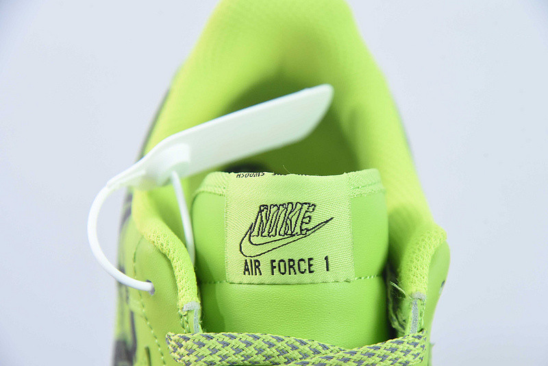 NIKE AIR FORCE 1
