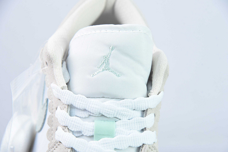 Air Jordan 1 Low GS White Pink Soft Blue DZ5356-800