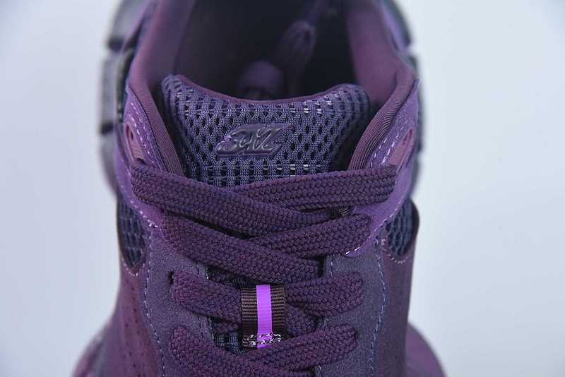 BC XL Sneakers