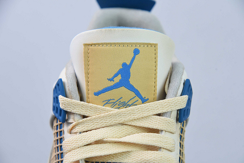 AIR JORDAN 4 RETRO