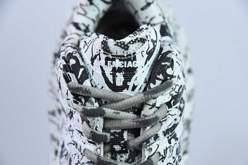 BC DEFENDER RUBBER PLATFORM SNEAKERS