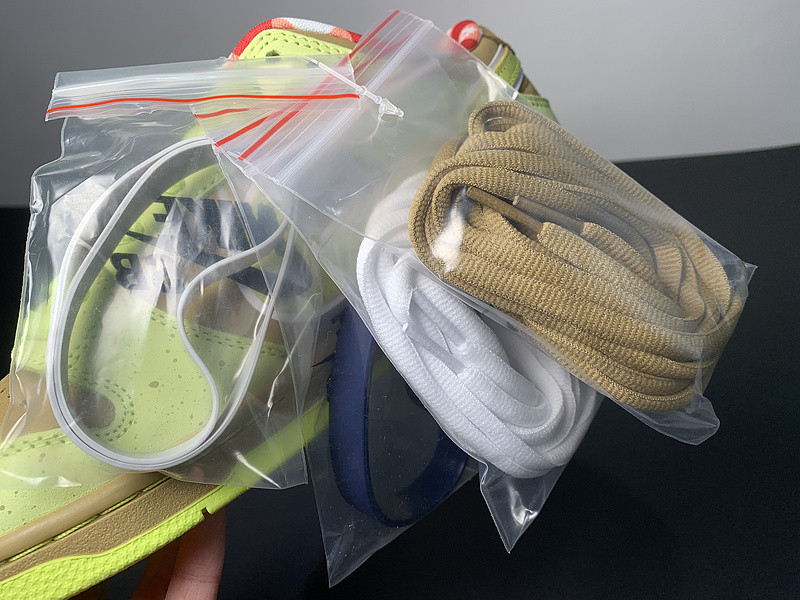 CONCEPTS × Nike Dunk SB Fluorescent Yellow Lobster BV1310-566