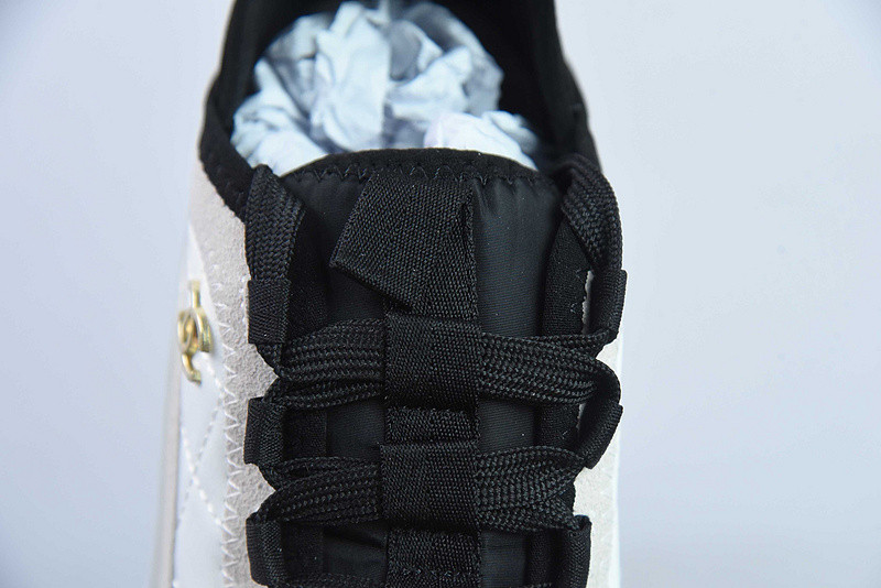 Chanel Sneaker