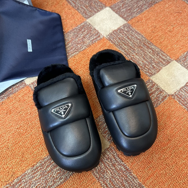 Pra*a sandals