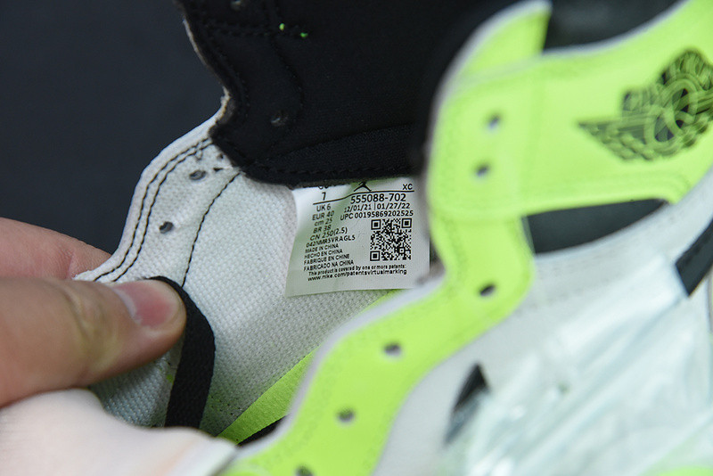 AIR JORDAN 1 HIGH OG “VISIONAIRE” 555088-702