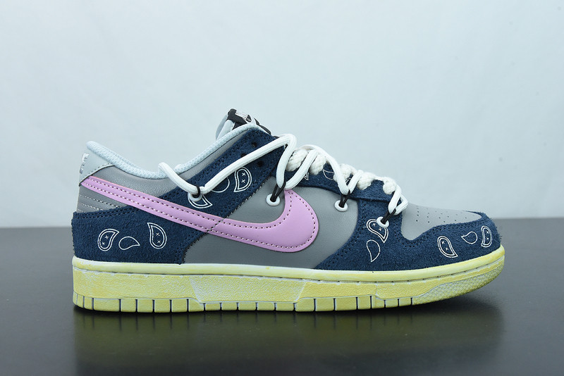 NIKE SB DUNK LOW